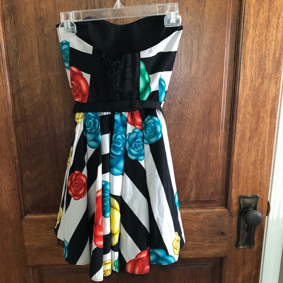 Alice + Olivia strapless striped dress, size 0 - Picture 2 of 4